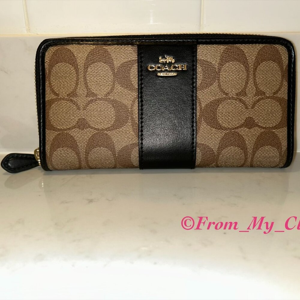 Coach Long Zippered Wallet in Signature Canvas with Stripe - Khaki (tan) / Black